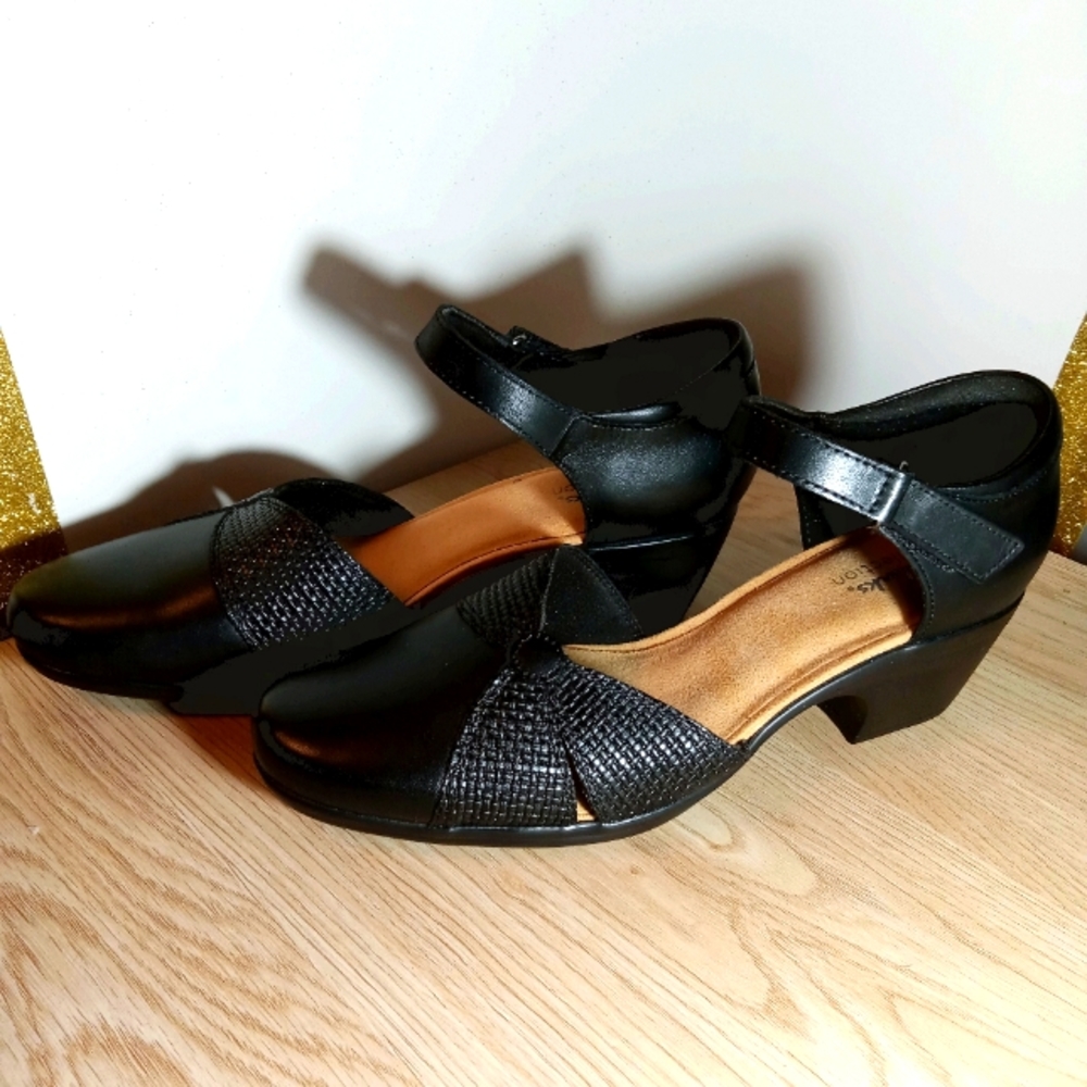 NWT Collection by Clarks, size 12, black women's 2.4 inch heels (Never worn)